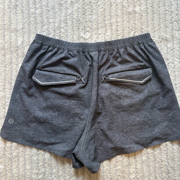 Lululemon Athletica Go Endeavour Shorts, Grey Mix, Size 4 XS - Picture 4 of 5